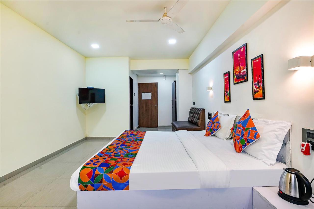 Fabexpress White House - Nr Midc Khargar Hotel Koparpada Ngoại thất bức ảnh